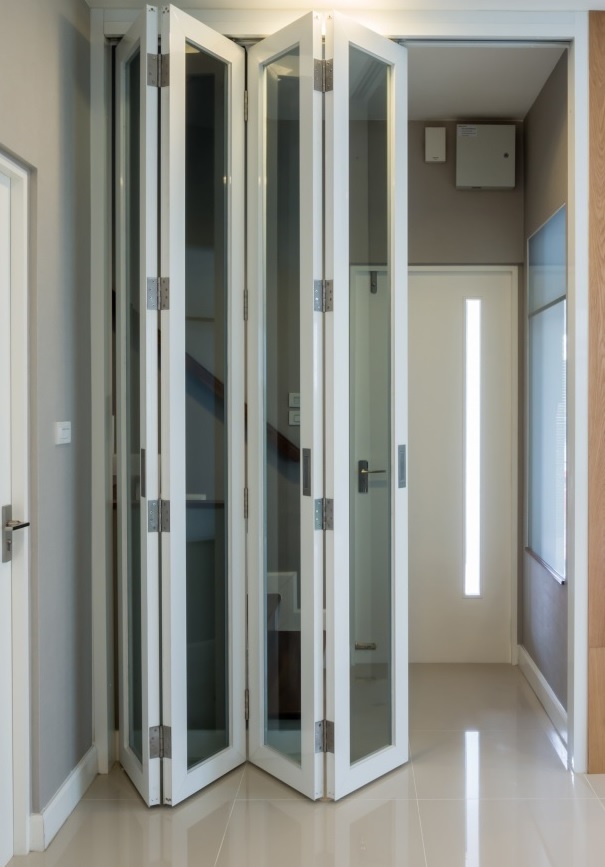 bifold door Purfleet, RM19